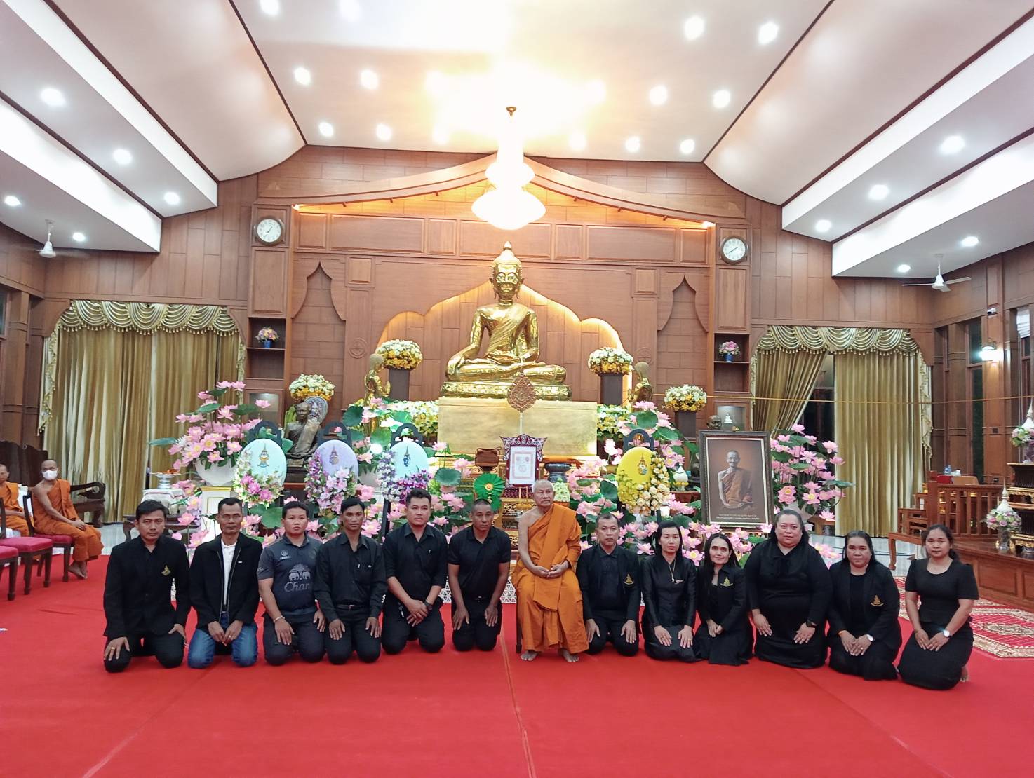 ร่วมพิธีบำเพ็ญกุศลสรีระสังขารพระเทพมงคลวัชราจารย์ (หลวงปู่เหลือง)