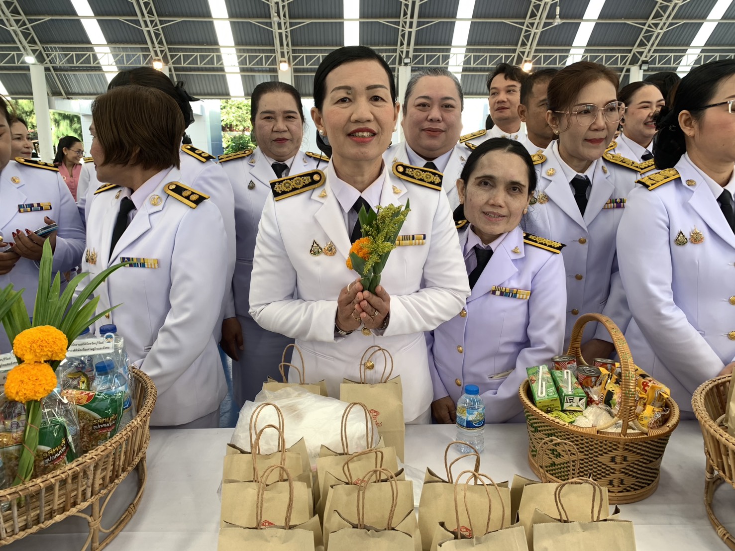 ทำบุญตักบาตรถวายเป็นพระราชกุศลแด่พระบาทสมเด็จพระจุลจอมเกล้าเจ้าอยู่หัว รัชกาลที่ 5