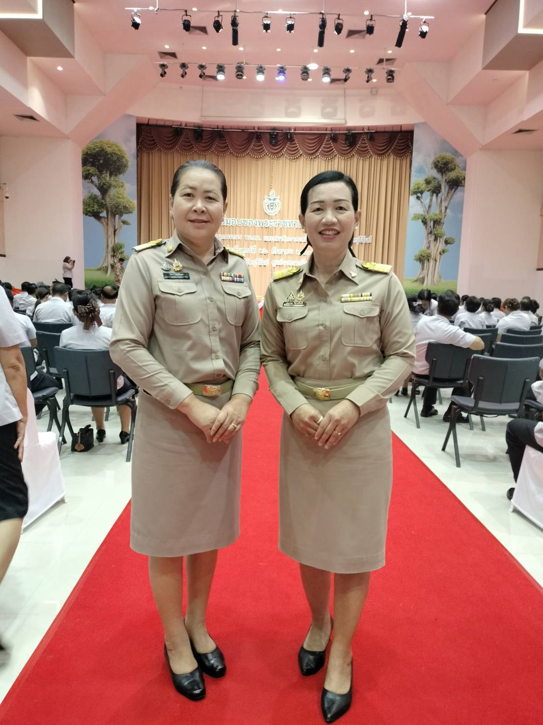 ร่วมพิธีมอบเข็มเครื่องหมายกรรมการและอนุกรรมการ และสมาชิกอาสาสมัคร พอ.สว. จังหวัดบุรีรัมย์